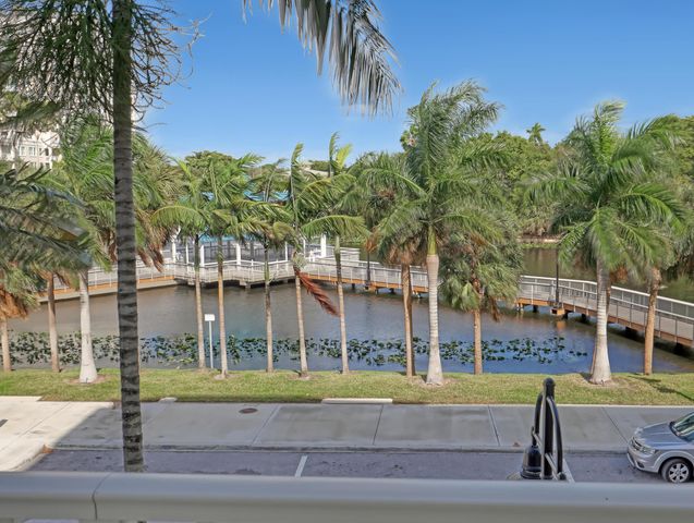 700 E Boynton Beach Boulevard 312, Boynton Beach, FL 33435