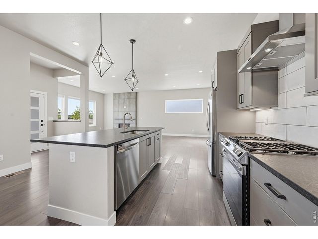 5197 School House Dr, Timnath, CO 80547