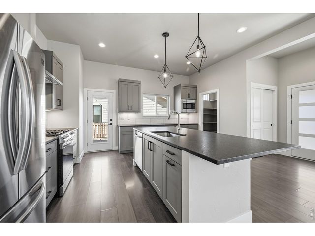 5197 School House Dr, Timnath, CO 80547