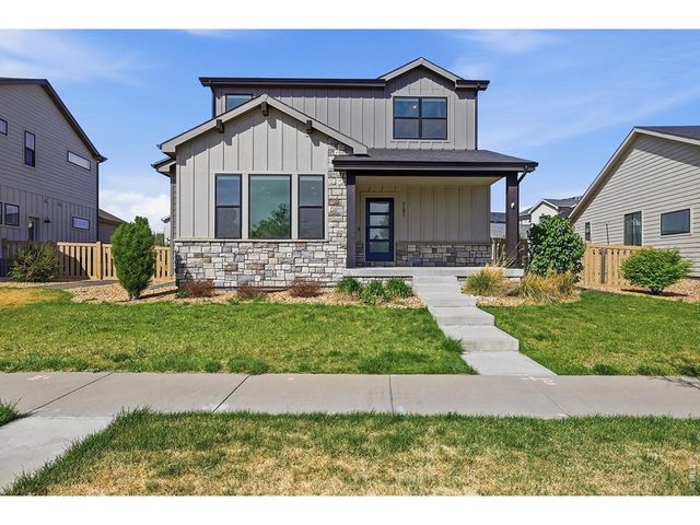 5197 School House Dr, Timnath, CO 80547