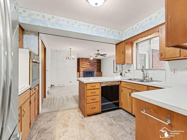 1593 Longfellow Drive, Temperance, MI 48182