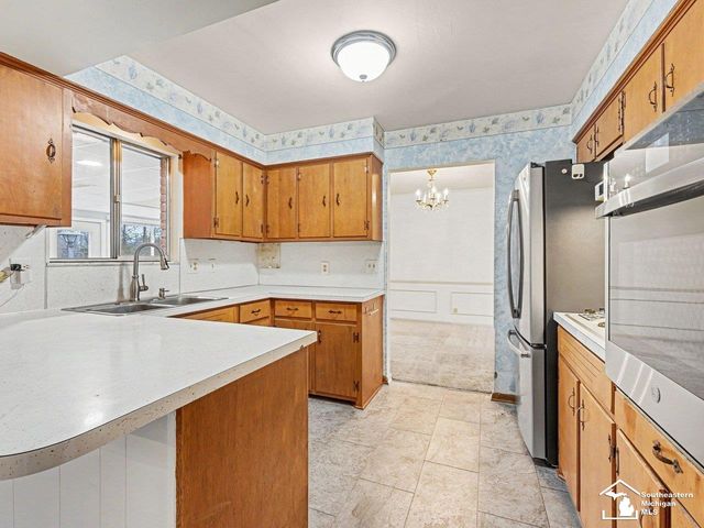 1593 Longfellow Drive, Temperance, MI 48182