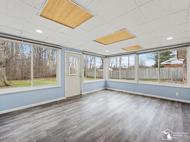 1593 Longfellow Drive, Temperance, MI 48182