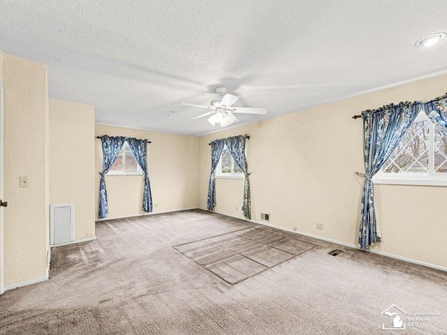 1593 Longfellow Drive, Temperance, MI 48182