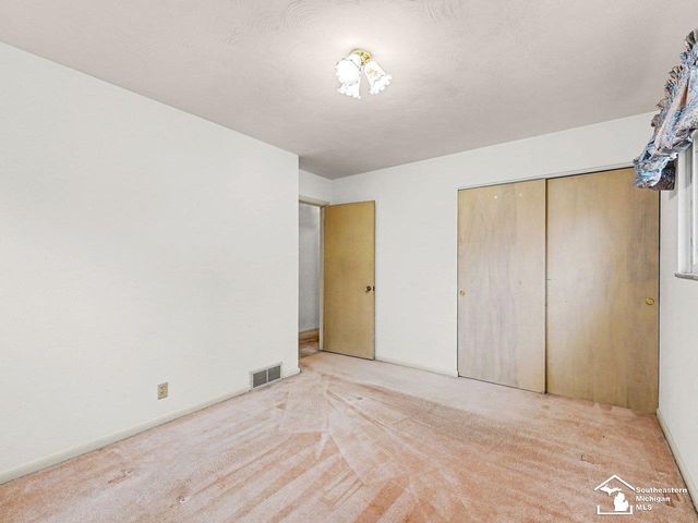 1593 Longfellow Drive, Temperance, MI 48182