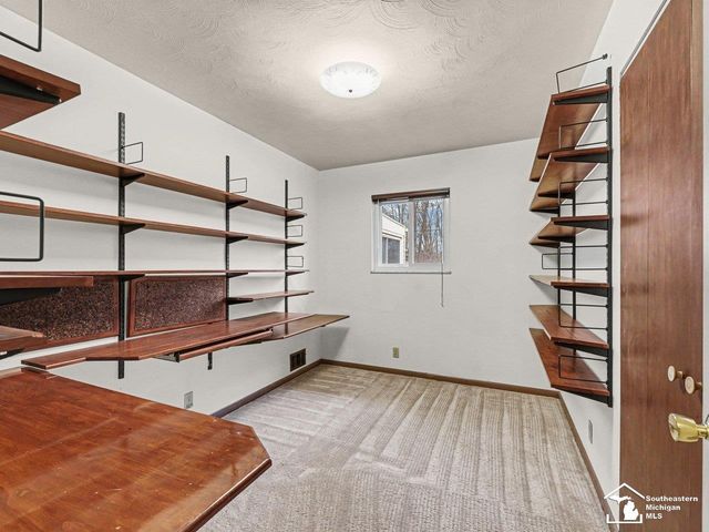 1593 Longfellow Drive, Temperance, MI 48182