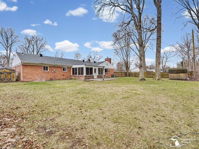 1593 Longfellow Drive, Temperance, MI 48182