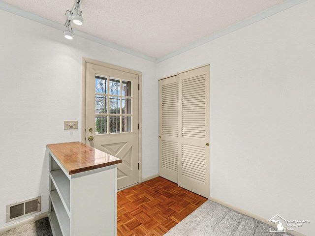 1593 Longfellow Drive, Temperance, MI 48182