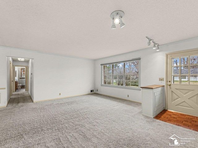 1593 Longfellow Drive, Temperance, MI 48182