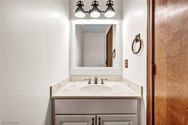 9533 Catalpa Circle, Mentor, OH 44060