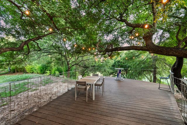 7689 Delwau LN, Austin, TX 78725