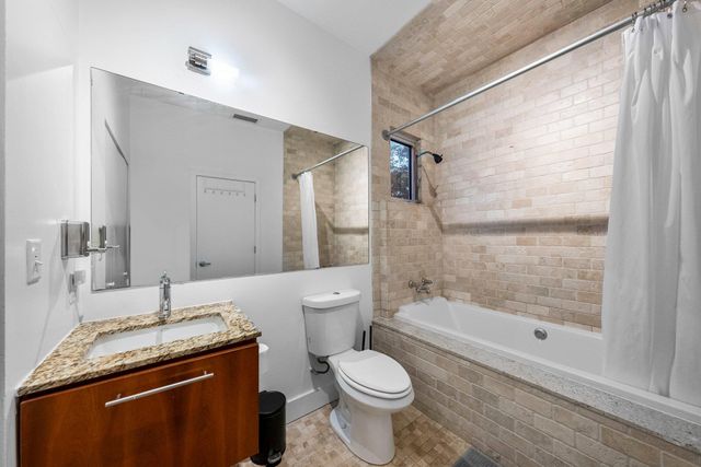 7689 Delwau LN, Austin, TX 78725