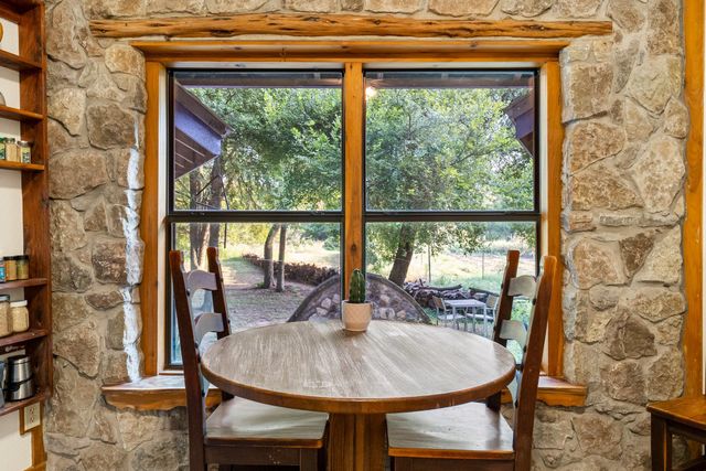 7689 Delwau LN, Austin, TX 78725