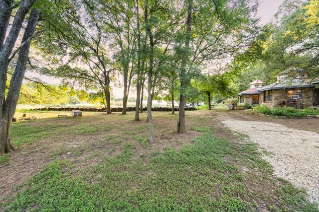 7689 Delwau LN, Austin, TX 78725