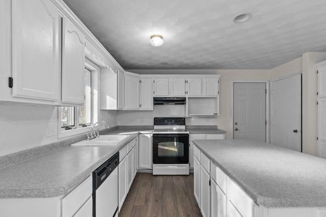 201 E MEADOW GROVE BOULEVARD, Appleton, WI 54915