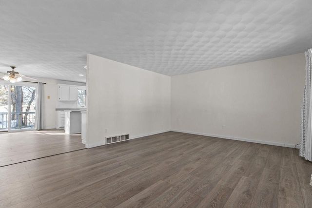 201 E MEADOW GROVE BOULEVARD, Appleton, WI 54915