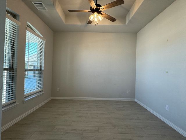 115 Bowling Green Avenue, Red Oak, TX 75154