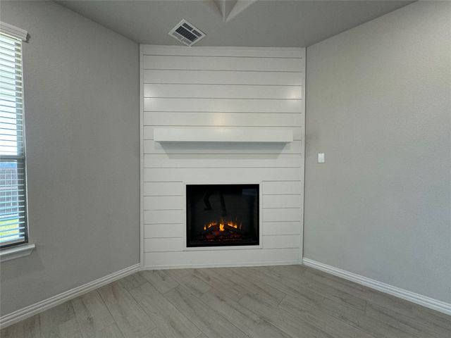 115 Bowling Green Avenue, Red Oak, TX 75154