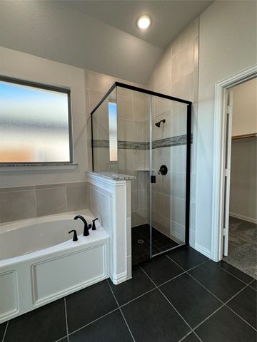 115 Bowling Green Avenue, Red Oak, TX 75154