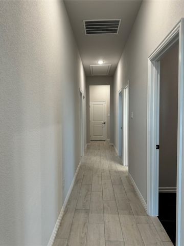 115 Bowling Green Avenue, Red Oak, TX 75154