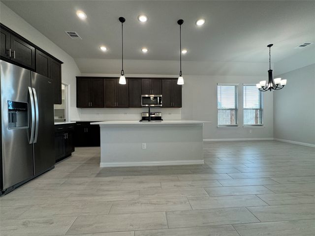 115 Bowling Green Avenue, Red Oak, TX 75154