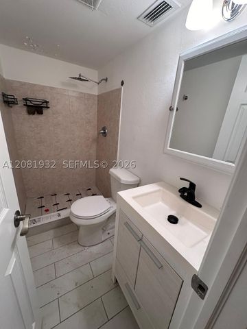 12642 Kenwood B, Fort Myers, FL 33907