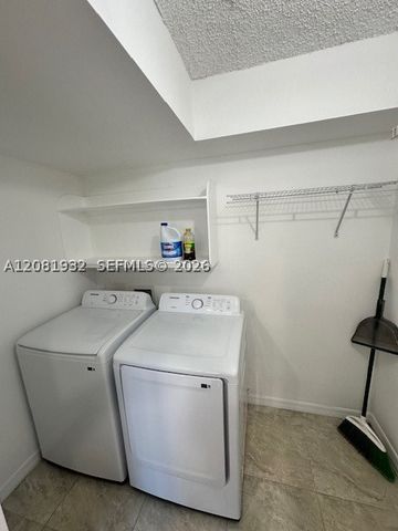 12642 Kenwood B, Fort Myers, FL 33907