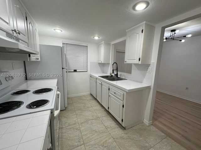 12642 Kenwood B, Fort Myers, FL 33907