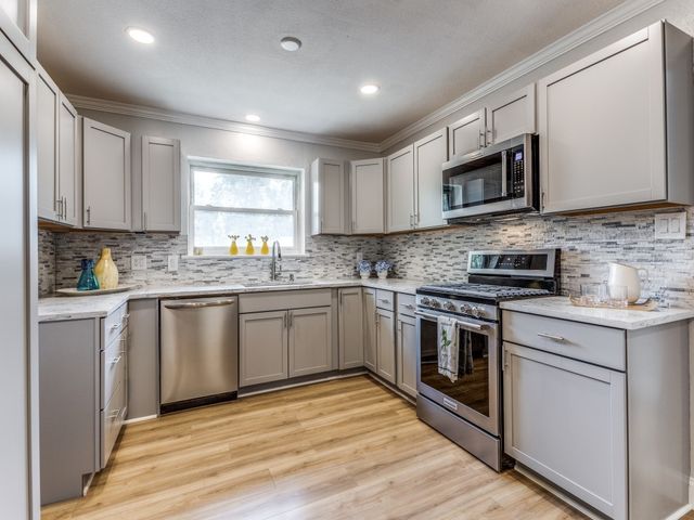 2323 Van Cleave Drive, Dallas, TX 75216