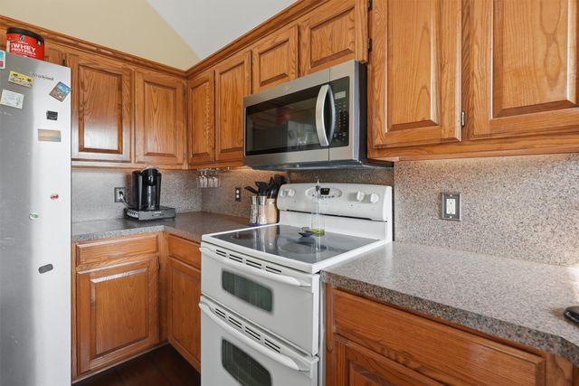 708 Hillcrest Drive, Cleburne, TX 76033