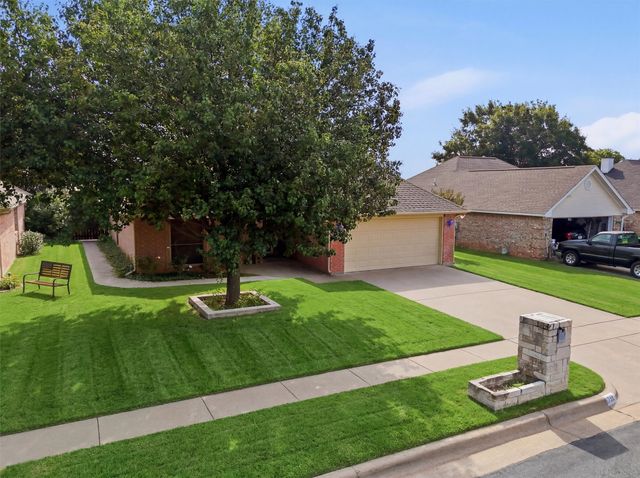 708 Hillcrest Drive, Cleburne, TX 76033