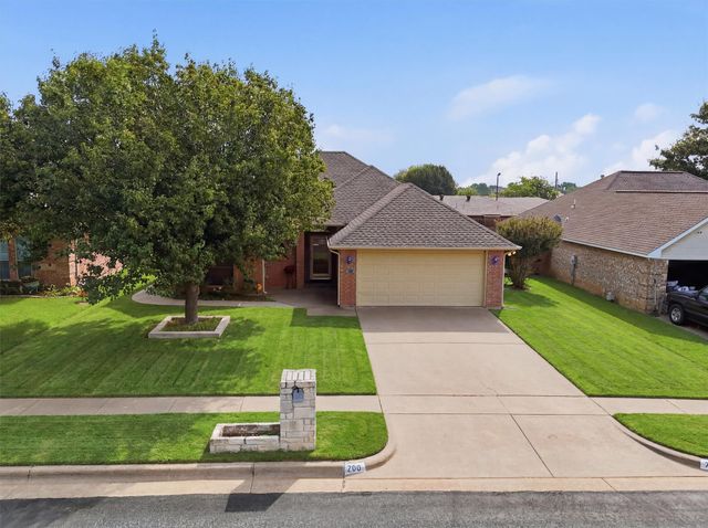 708 Hillcrest Drive, Cleburne, TX 76033