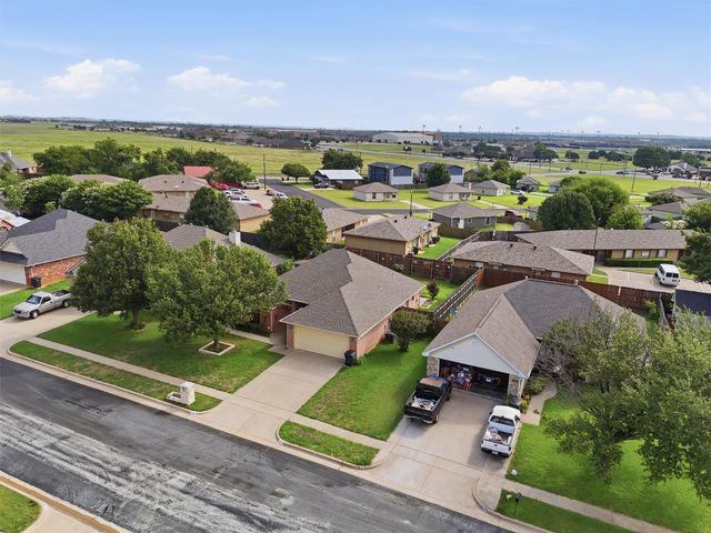 708 Hillcrest Drive, Cleburne, TX 76033