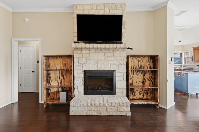 708 Hillcrest Drive, Cleburne, TX 76033