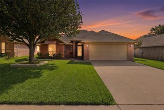 708 Hillcrest Drive, Cleburne, TX 76033