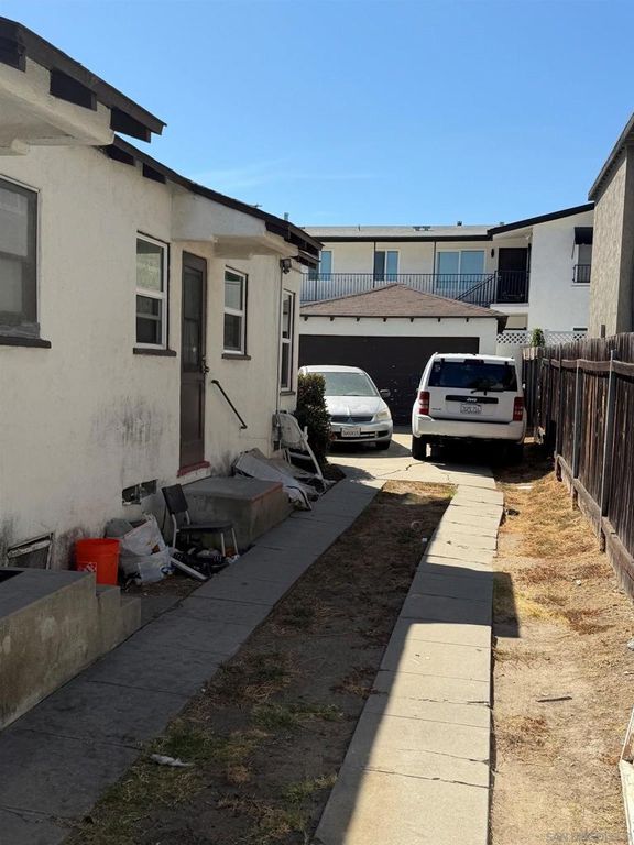 4654 58 39th St, San Diego, CA 92116 — photo 2