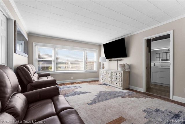 2710 Lakeridge, Wixom, MI 48393