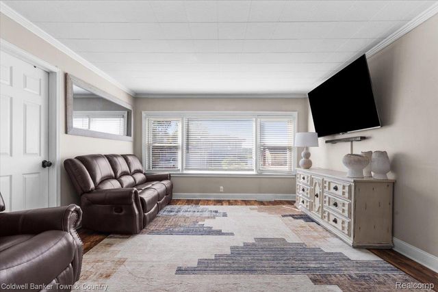 2710 Lakeridge, Wixom, MI 48393
