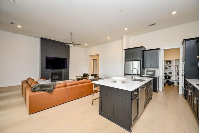 1623 Delta Oaks Drive, Missouri City, TX 77459