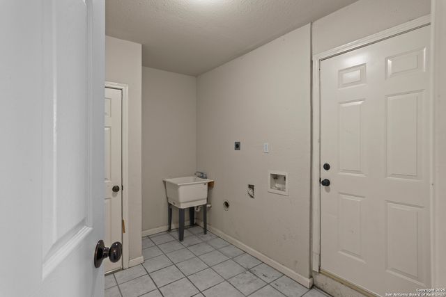 107 Sabyan, San Antonio, TX 78218