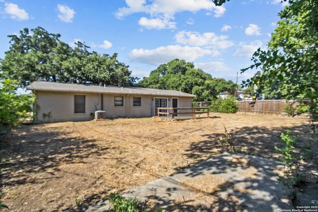 107 Sabyan, San Antonio, TX 78218