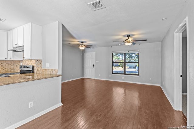 107 Sabyan, San Antonio, TX 78218