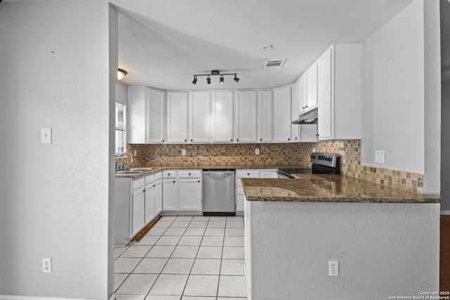 107 Sabyan, San Antonio, TX 78218
