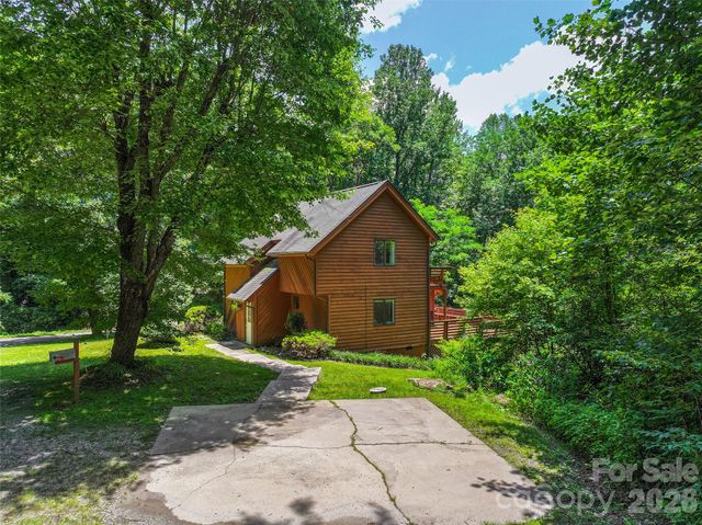 25 Little Creek Lane, Maggie Valley, NC 28751