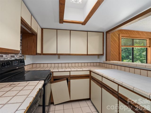 25 Little Creek Lane, Maggie Valley, NC 28751