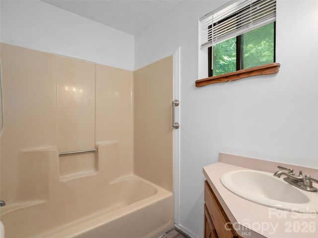 25 Little Creek Lane, Maggie Valley, NC 28751