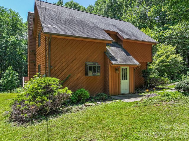 25 Little Creek Lane, Maggie Valley, NC 28751
