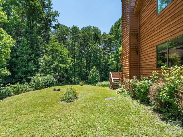 25 Little Creek Lane, Maggie Valley, NC 28751