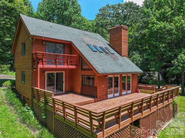 25 Little Creek Lane, Maggie Valley, NC 28751