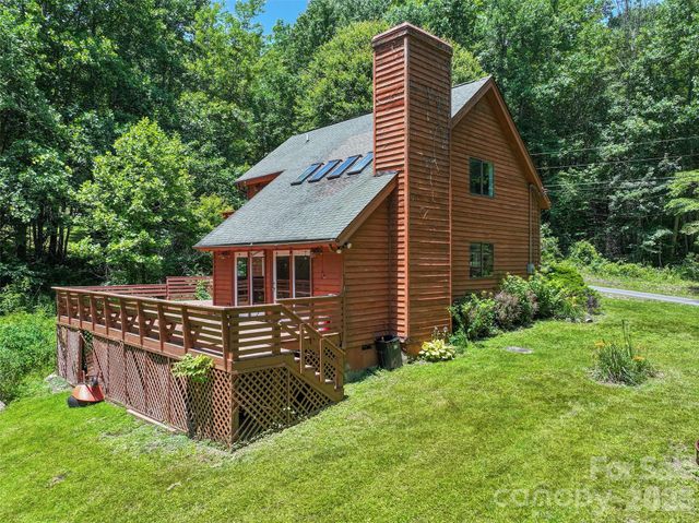 25 Little Creek Lane, Maggie Valley, NC 28751